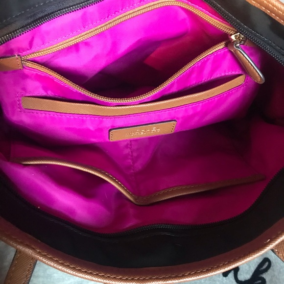 Authentic Michael Kors Black Kelsey Tote Mid size - Picture 13 of 15